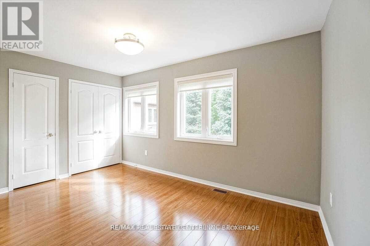 92 - 833 Scollard Court, Mississauga, Ontario  L5V 2B4 - Photo 18 - W12553042