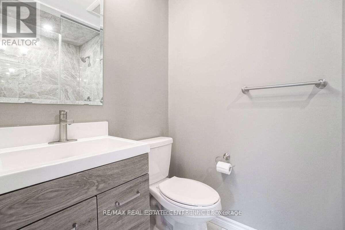 92 - 833 Scollard Court, Mississauga, Ontario  L5V 2B4 - Photo 22 - W12553042