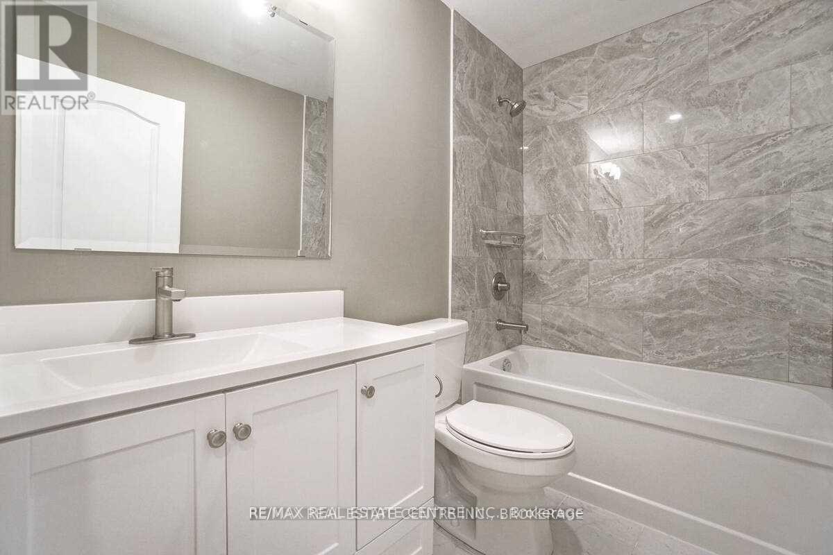 92 - 833 Scollard Court, Mississauga, Ontario  L5V 2B4 - Photo 23 - W12553042