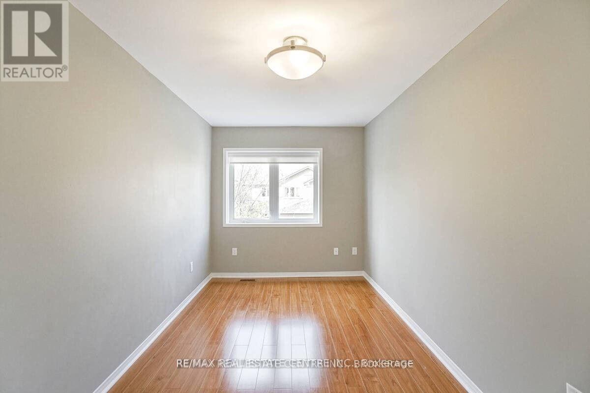 92 - 833 Scollard Court, Mississauga, Ontario  L5V 2B4 - Photo 25 - W12553042