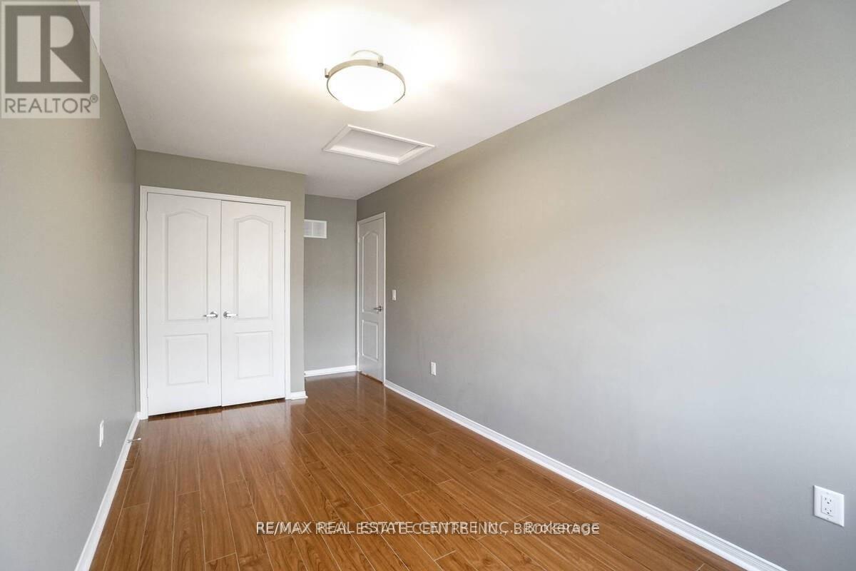 92 - 833 Scollard Court, Mississauga, Ontario  L5V 2B4 - Photo 26 - W12553042