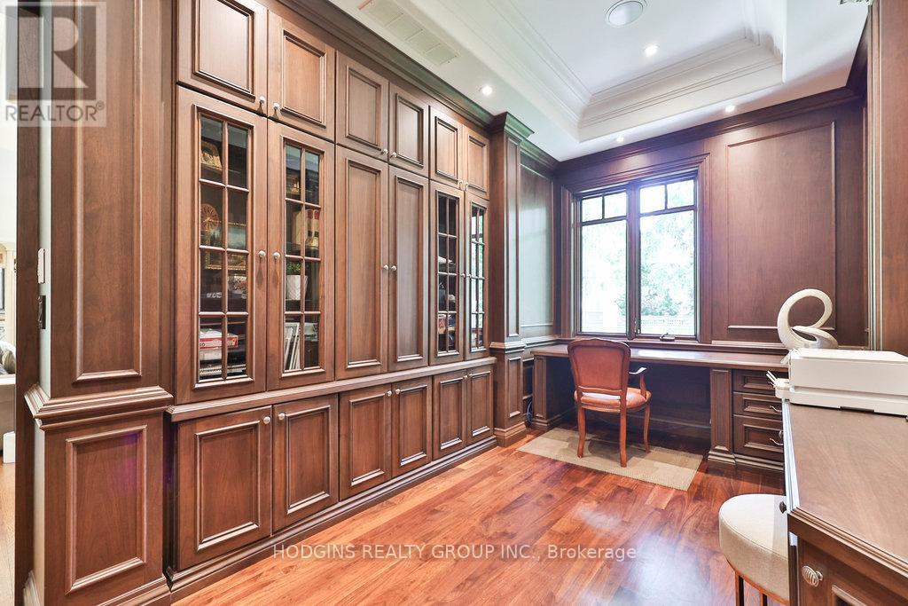 158 Harborn Trail, Mississauga, Ontario L5B 1A8 - Photo 10 - W12553106