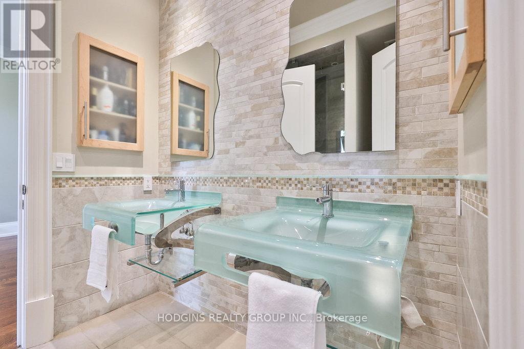 158 Harborn Trail, Mississauga, Ontario L5B 1A8 - Photo 19 - W12553106