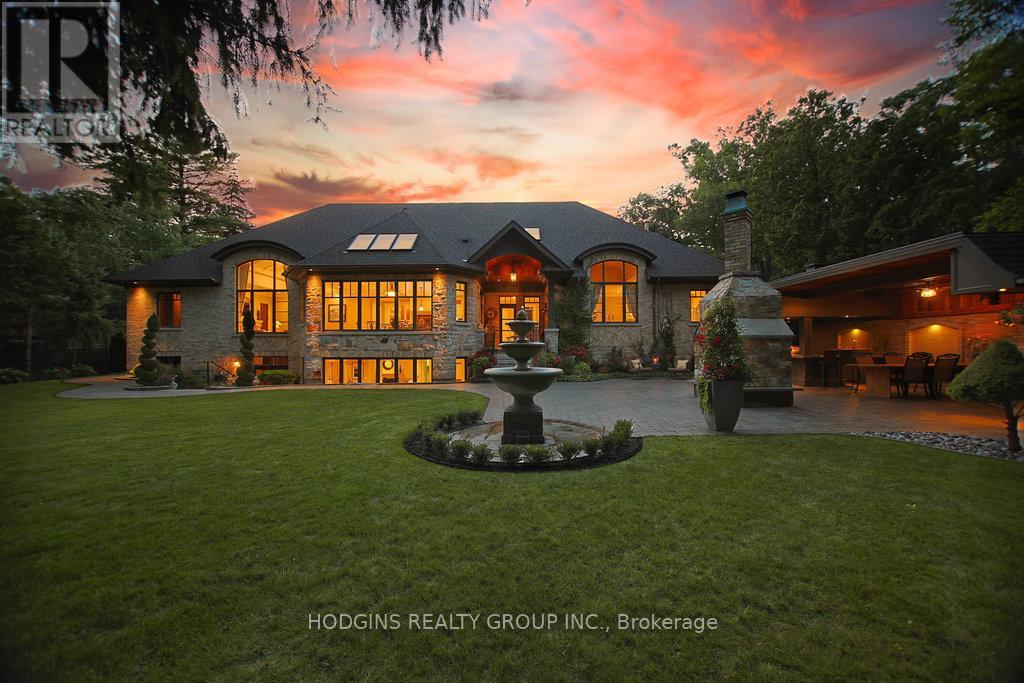 158 Harborn Trail, Mississauga, Ontario L5B 1A8 - Photo 2 - W12553106