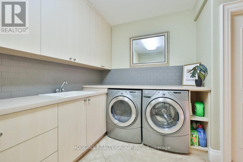 158 Harborn Trail, Mississauga, Ontario L5B 1A8 - Photo 35 - W12553106