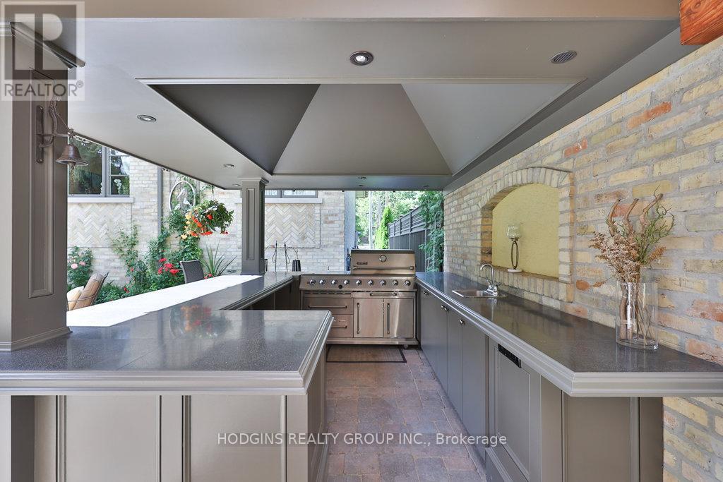 158 Harborn Trail, Mississauga, Ontario L5B 1A8 - Photo 47 - W12553106