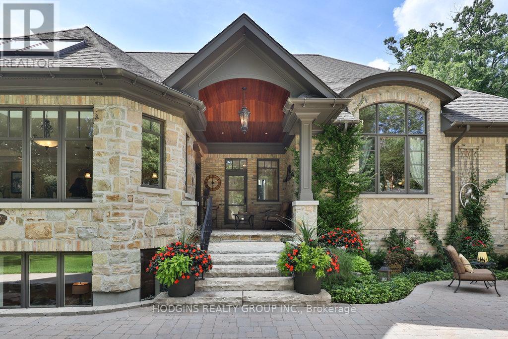 158 Harborn Trail, Mississauga, Ontario L5B 1A8 - Photo 5 - W12553106