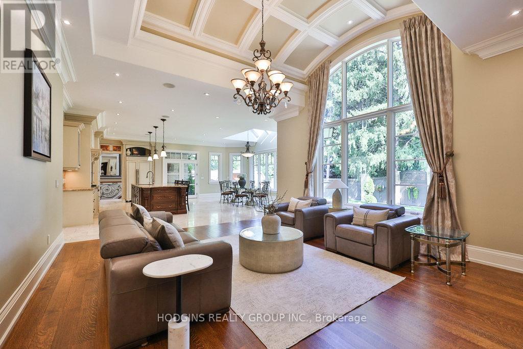 158 Harborn Trail, Mississauga, Ontario L5B 1A8 - Photo 7 - W12553106