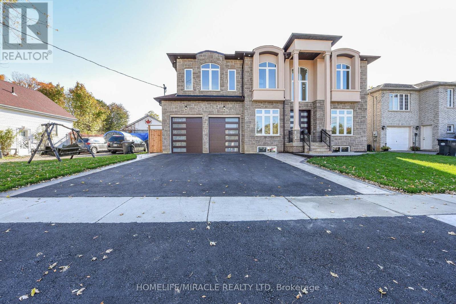 11 HILLCREST AVENUE, Brampton, Ontario