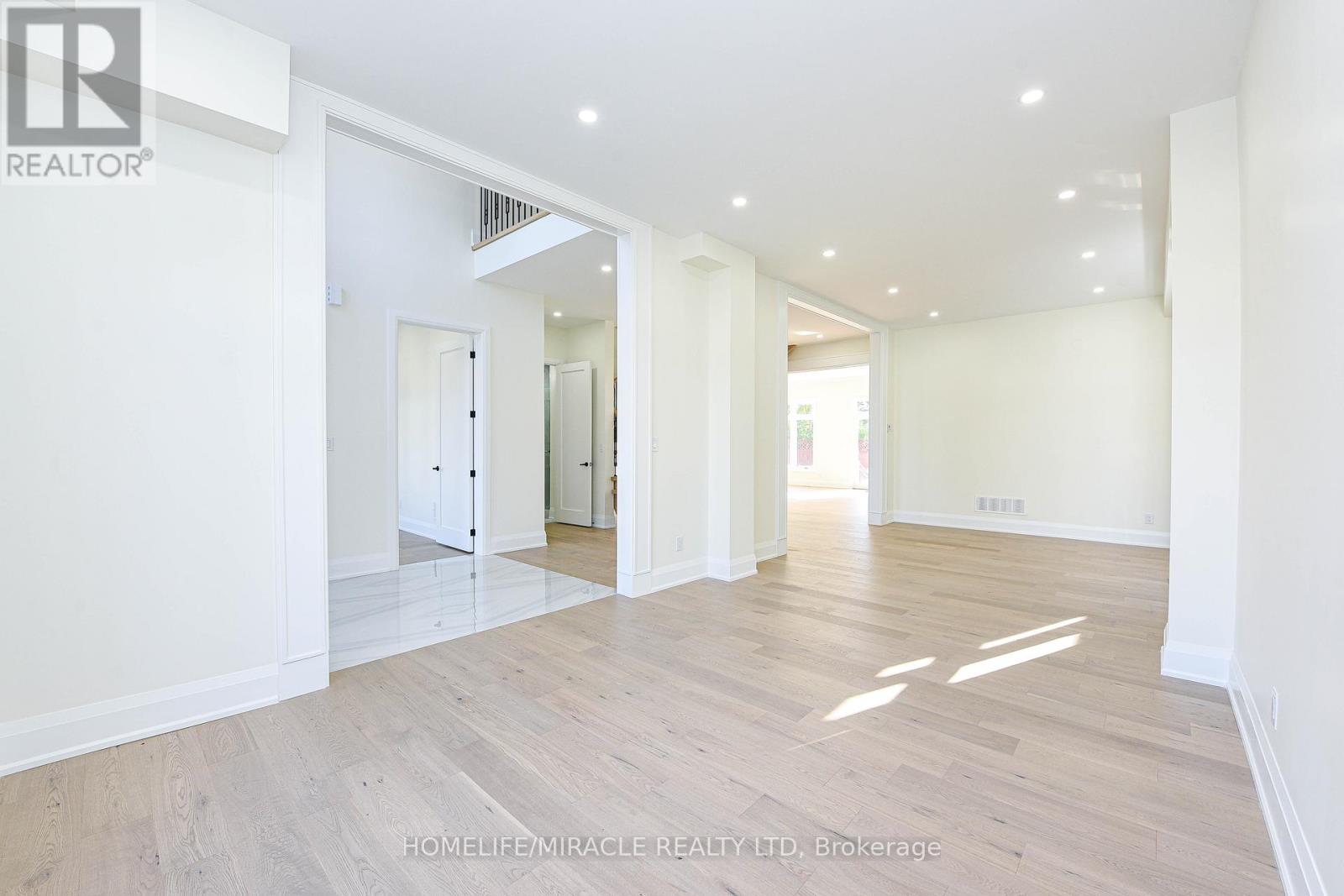 11 Hillcrest Avenue, Brampton, Ontario L6W 1Y7 - Photo 26 - W12553112