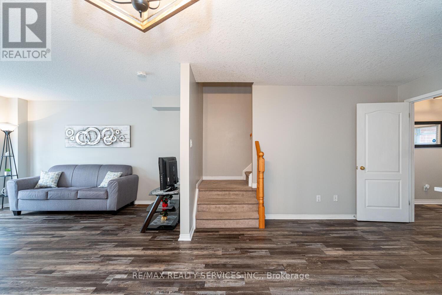 73 Montgomery Boulevard, Orangeville, Ontario  L9W 5H6 - Photo 13 - W12553116