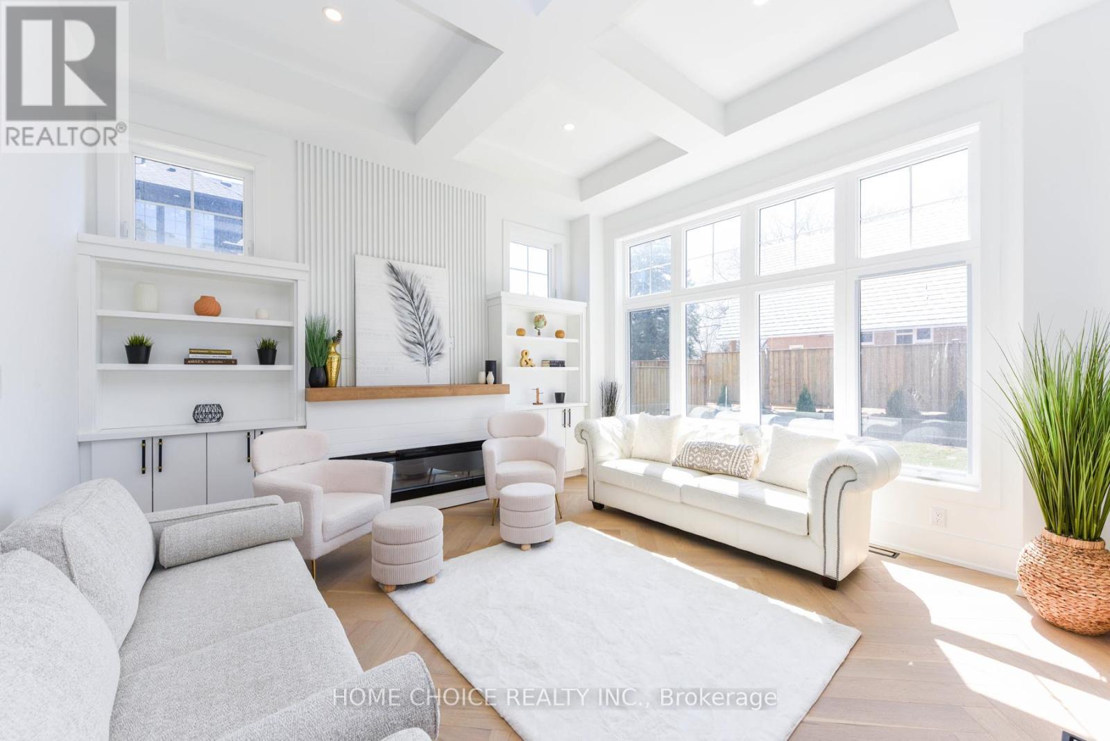 302 Tuck Drive, Burlington, Ontario L7L 2R1 - Photo 13 - W12553122