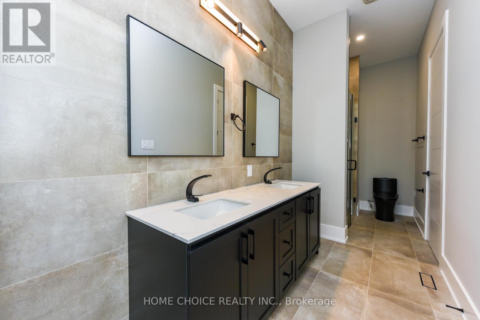 302 Tuck Drive, Burlington, Ontario L7L 2R1 - Photo 30 - W12553122