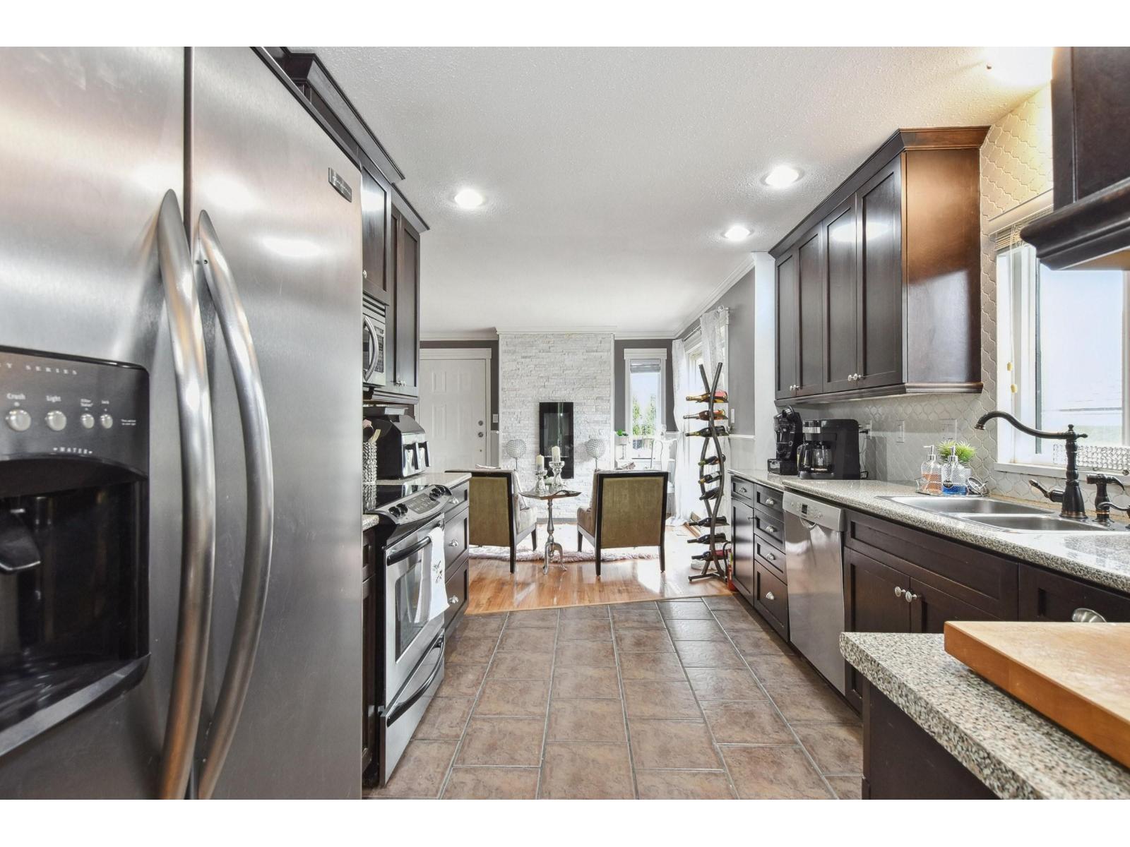 7461 Murray Street, Mission, British Columbia  V2V 4A8 - Photo 7 - R3058484