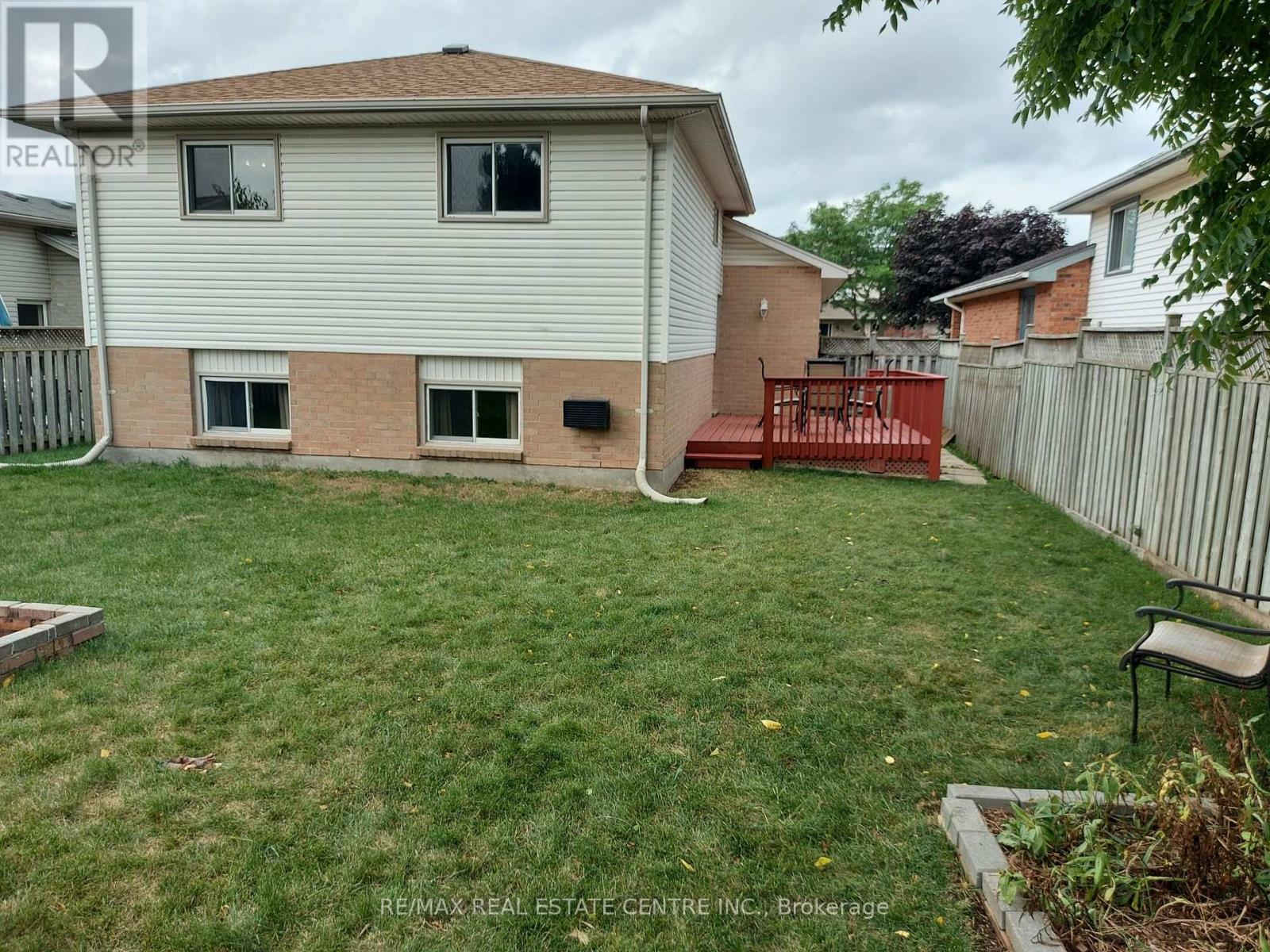 31 Josselyn Drive, London South, Ontario N6E 3V7 - Photo 35 - X12553054