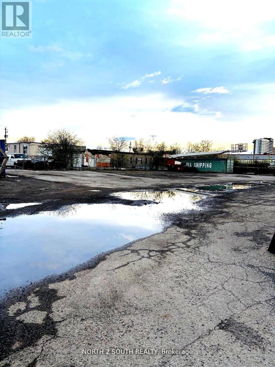 YARD - 200 ARVIN AVENUE, Hamilton, Ontario