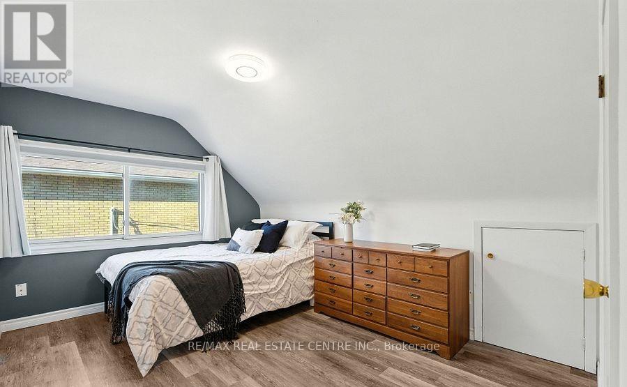 Unit - A - 154 Montgomery Road, Kitchener, Ontario  N2H 3P6 - Photo 5 - X12553098