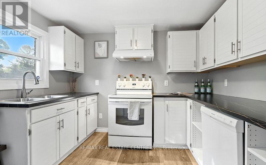 Unit - A - 154 Montgomery Road, Kitchener, Ontario  N2H 3P6 - Photo 7 - X12553098