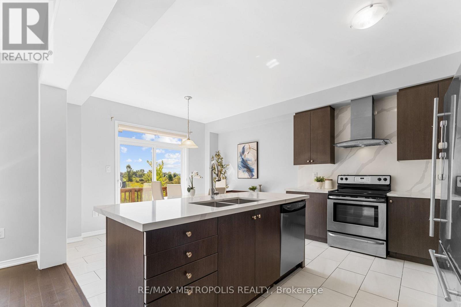 83 Longboat Run Road W, Brantford, Ontario  N3T 0P6 - Photo 15 - X12553110