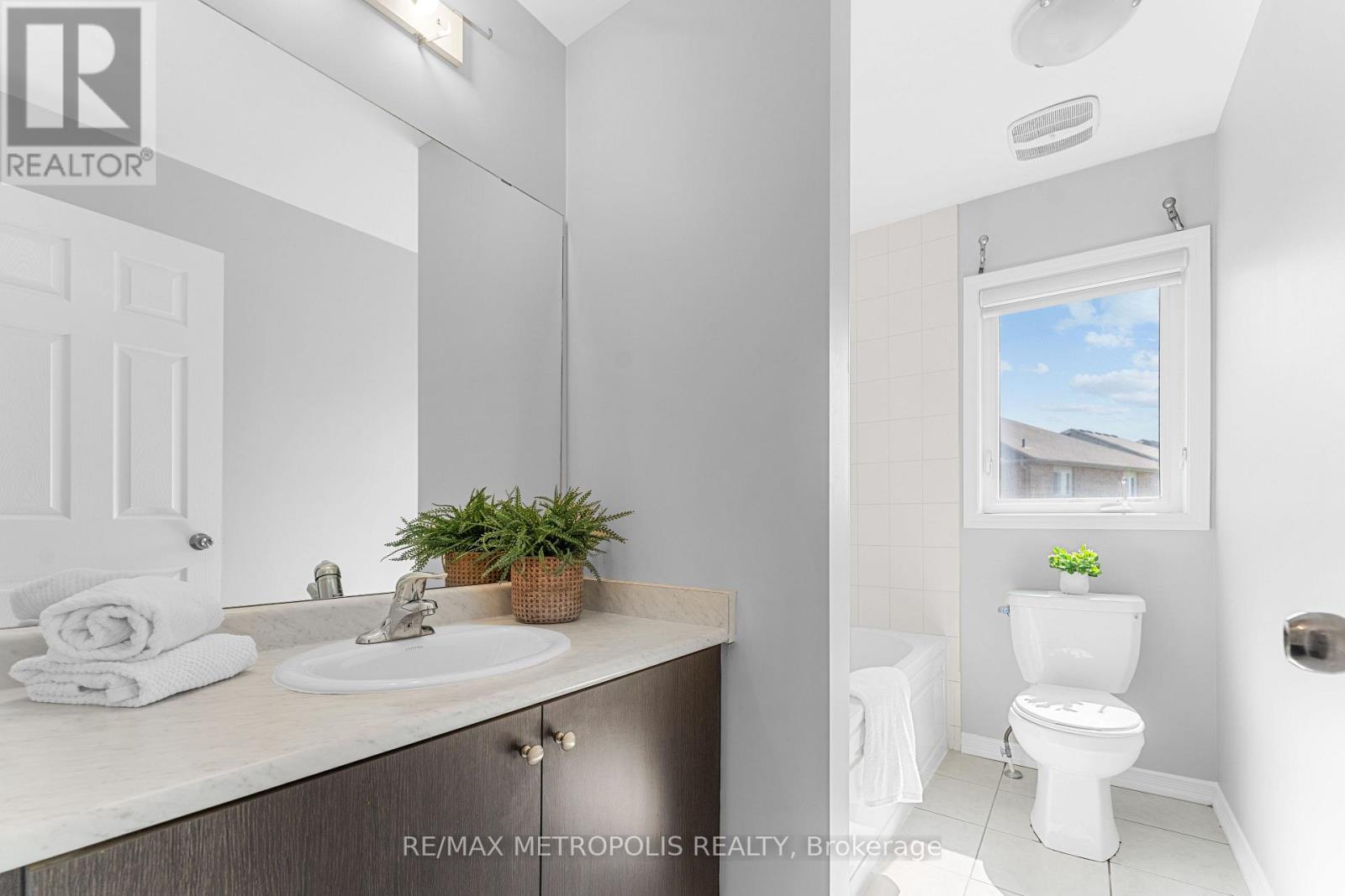 83 Longboat Run Road W, Brantford, Ontario  N3T 0P6 - Photo 30 - X12553110