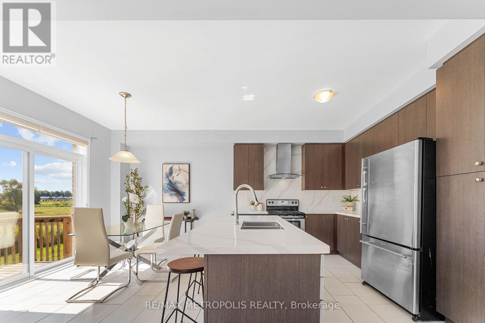 83 Longboat Run Road W, Brantford, Ontario  N3T 0P6 - Photo 9 - X12553110