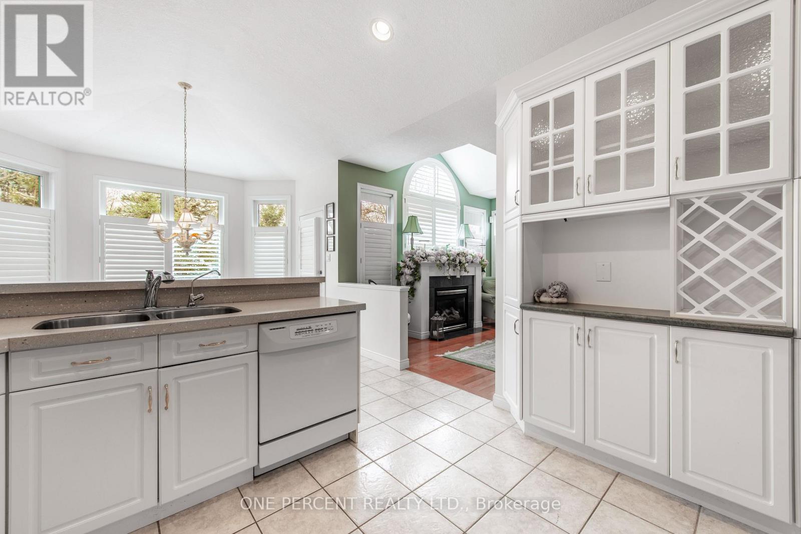 8 Trillium Court, Guelph, Ontario  N1G 4P8 - Photo 11 - X12553120