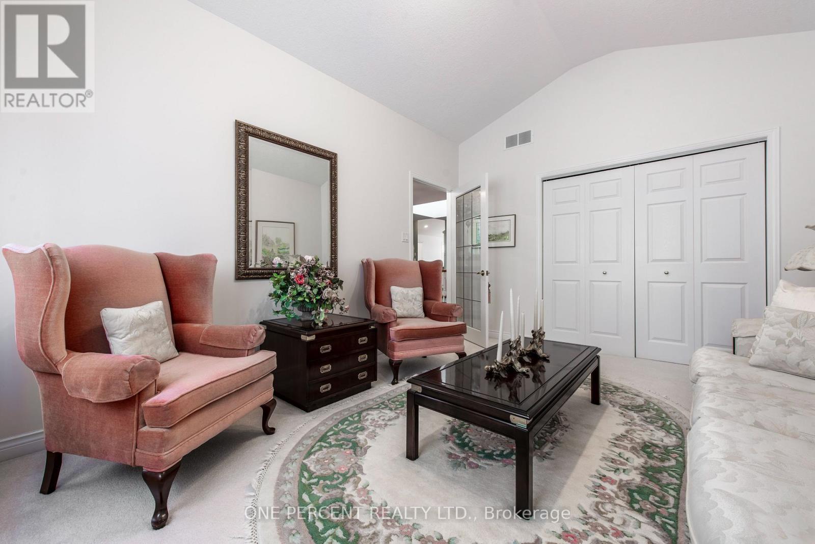 8 Trillium Court, Guelph, Ontario  N1G 4P8 - Photo 14 - X12553120