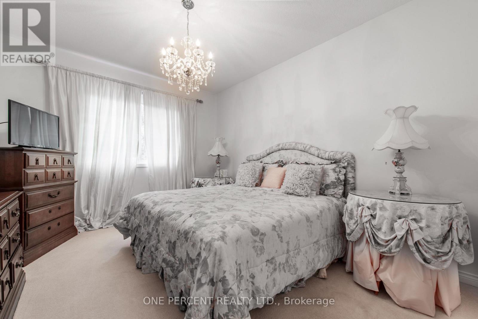 8 Trillium Court, Guelph, Ontario  N1G 4P8 - Photo 17 - X12553120