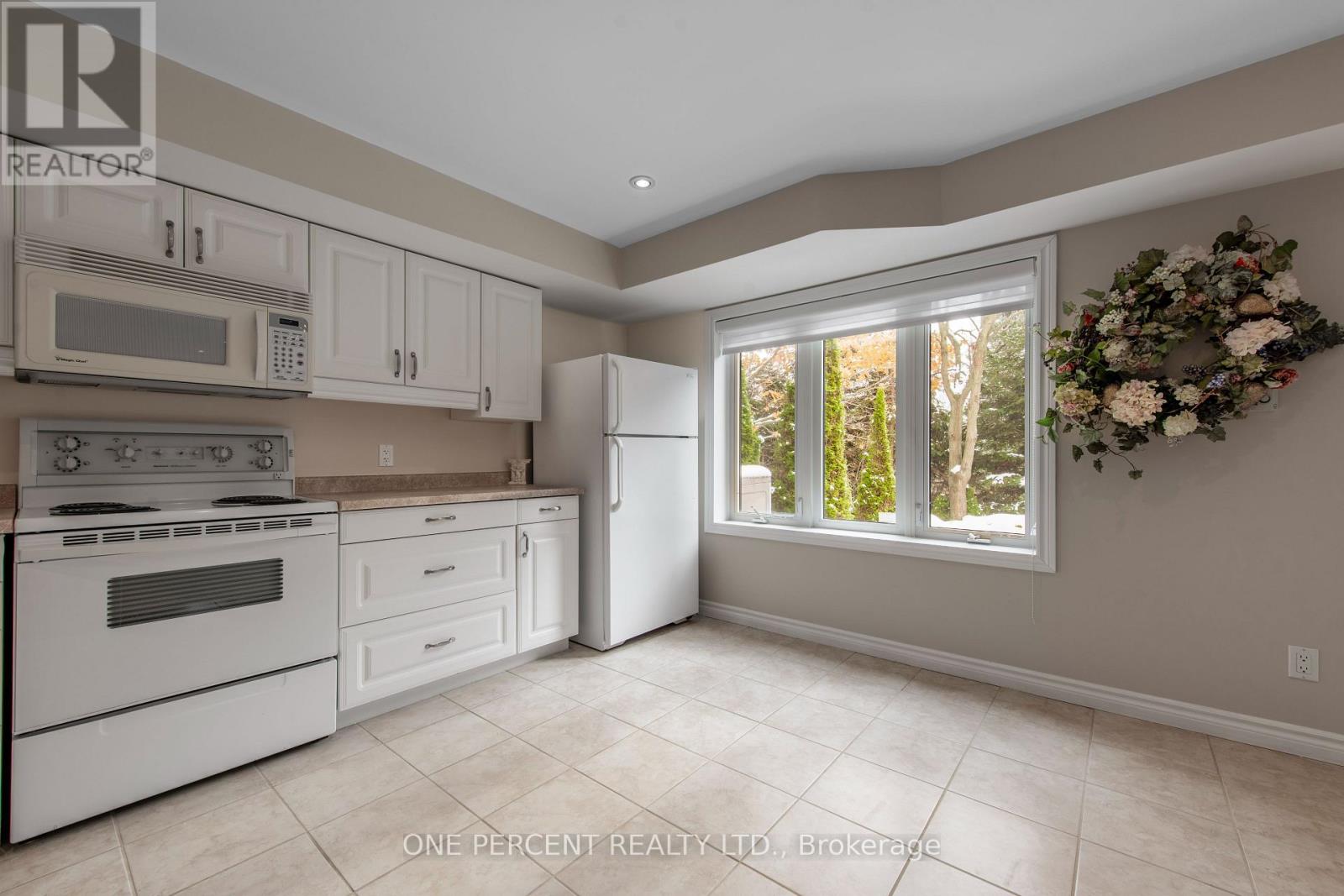 8 Trillium Court, Guelph, Ontario  N1G 4P8 - Photo 25 - X12553120