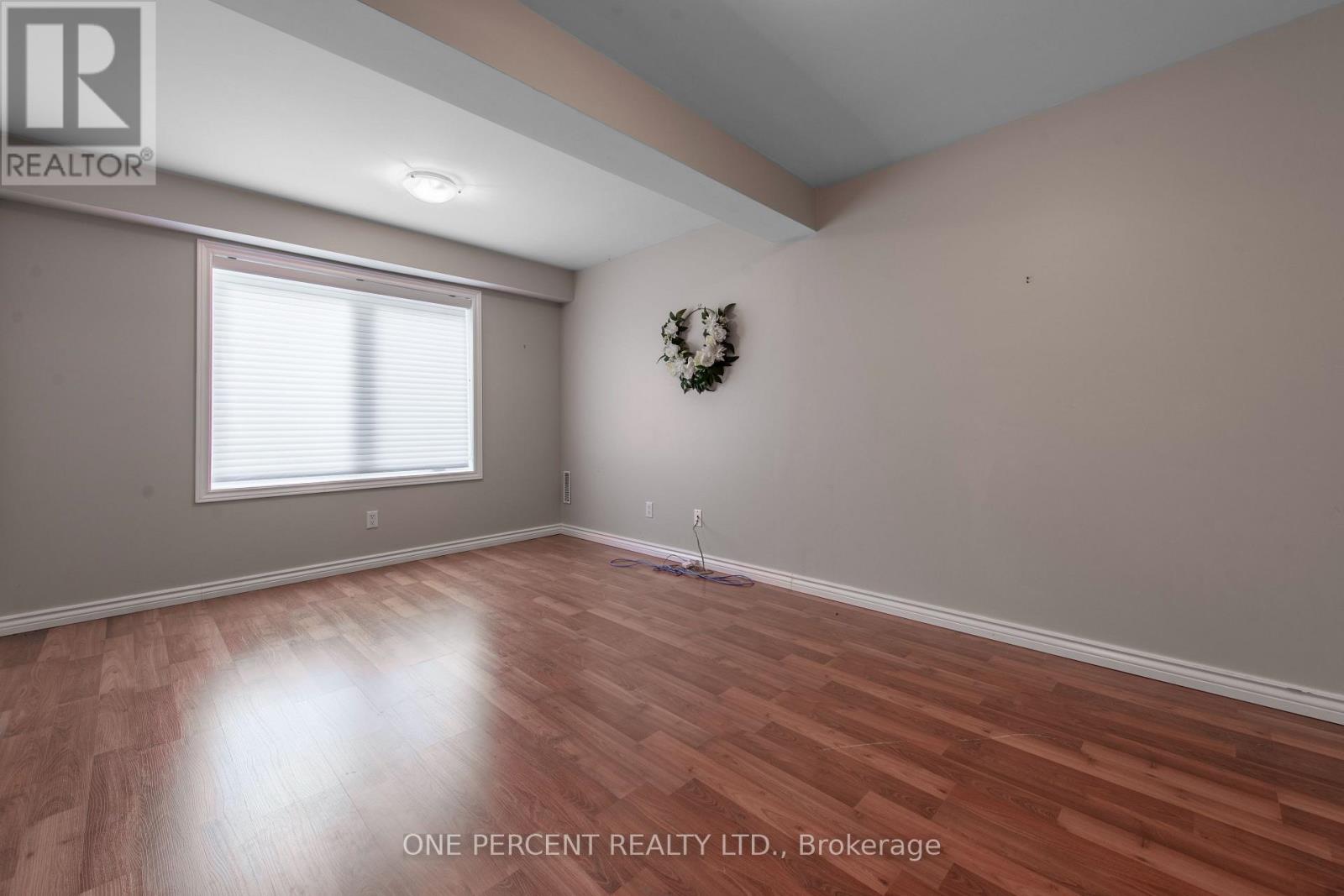 8 Trillium Court, Guelph, Ontario  N1G 4P8 - Photo 31 - X12553120