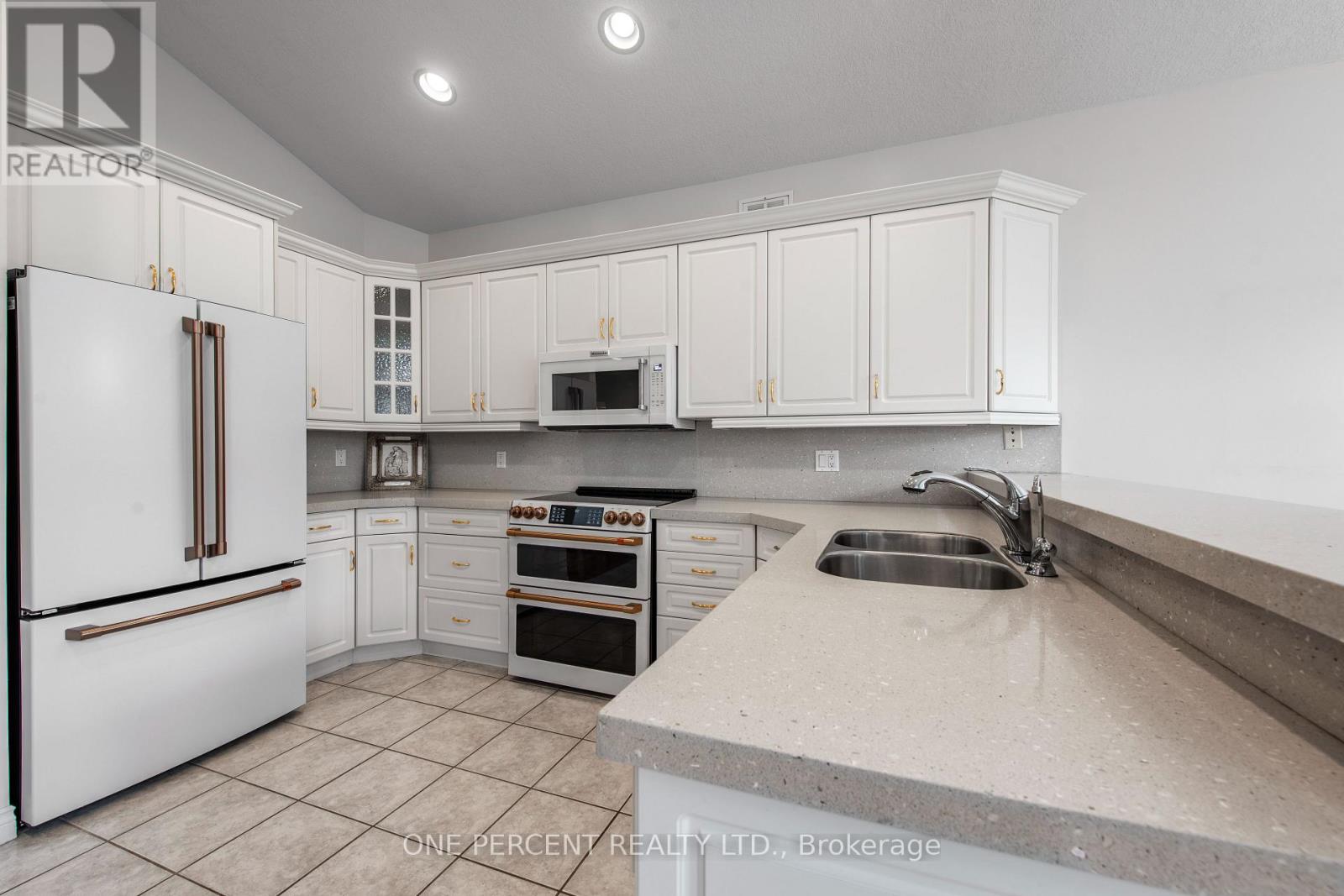 8 Trillium Court, Guelph, Ontario  N1G 4P8 - Photo 8 - X12553120