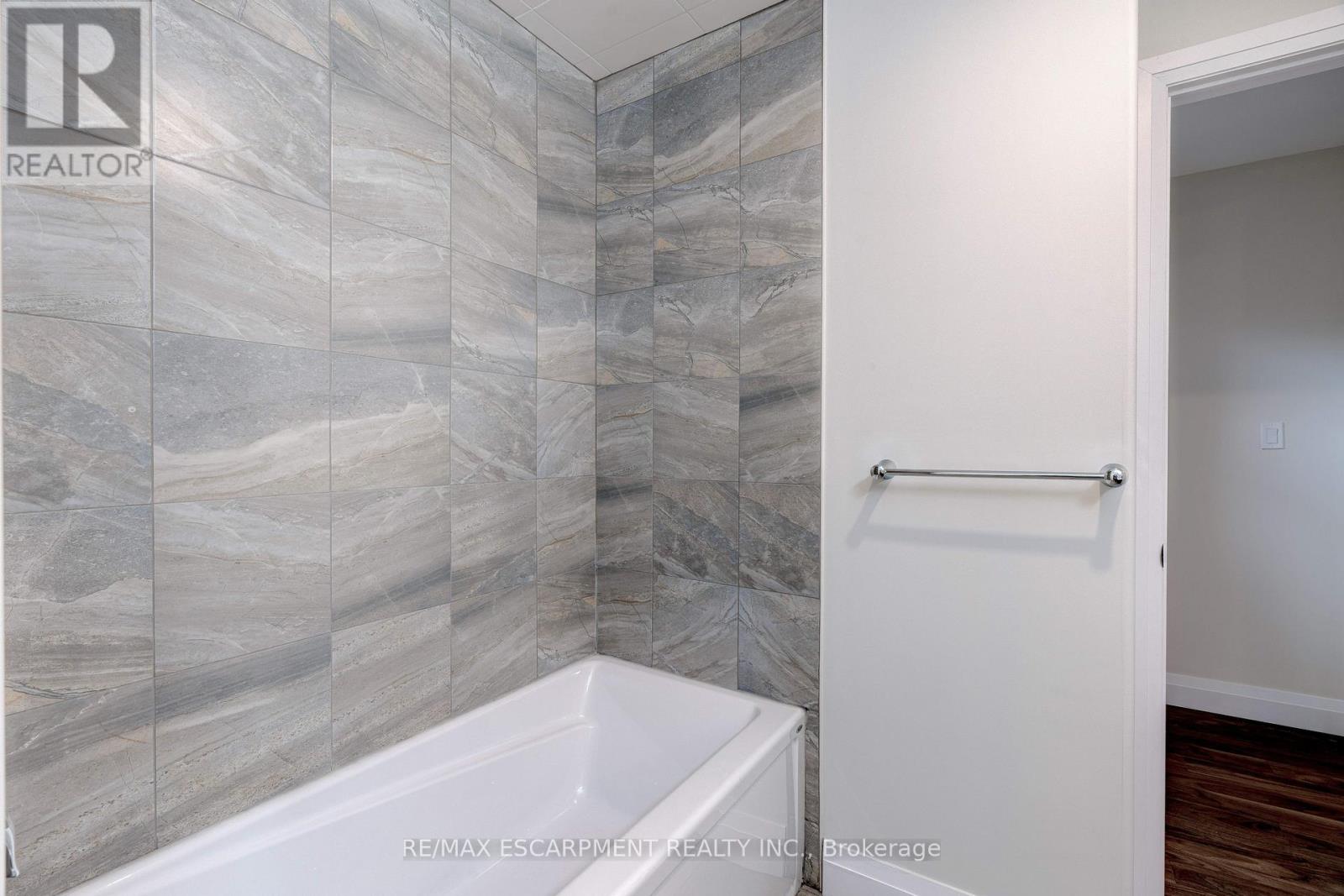 Main - 152 Sanford Avenue S, Hamilton, Ontario  L8M 2G9 - Photo 15 - X12553146