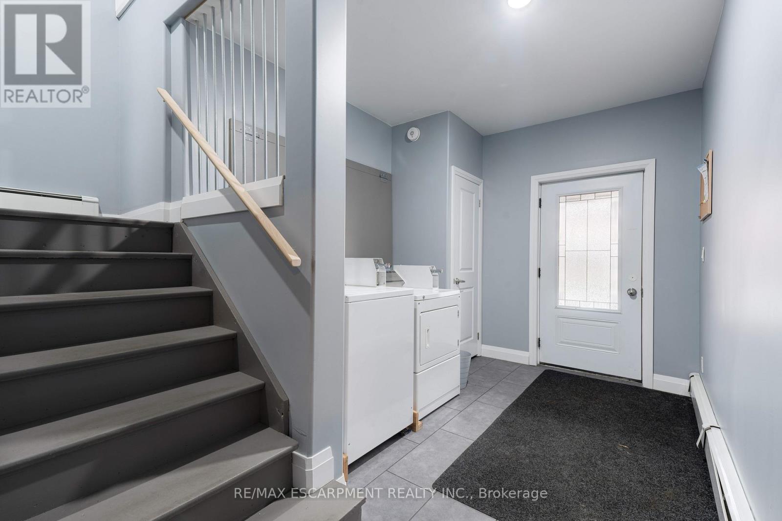Main - 152 Sanford Avenue S, Hamilton, Ontario  L8M 2G9 - Photo 16 - X12553146