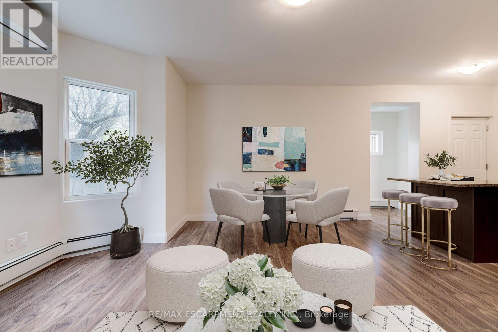 Main - 152 Sanford Avenue S, Hamilton, Ontario  L8M 2G9 - Photo 5 - X12553146