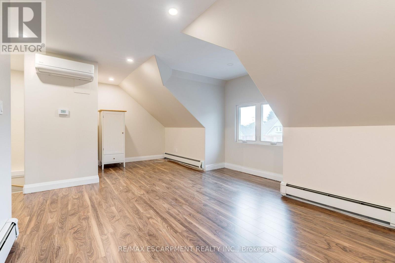 Upper - 152 Sanford Avenue S, Hamilton, Ontario  L8M 2G9 - Photo 21 - X12553158