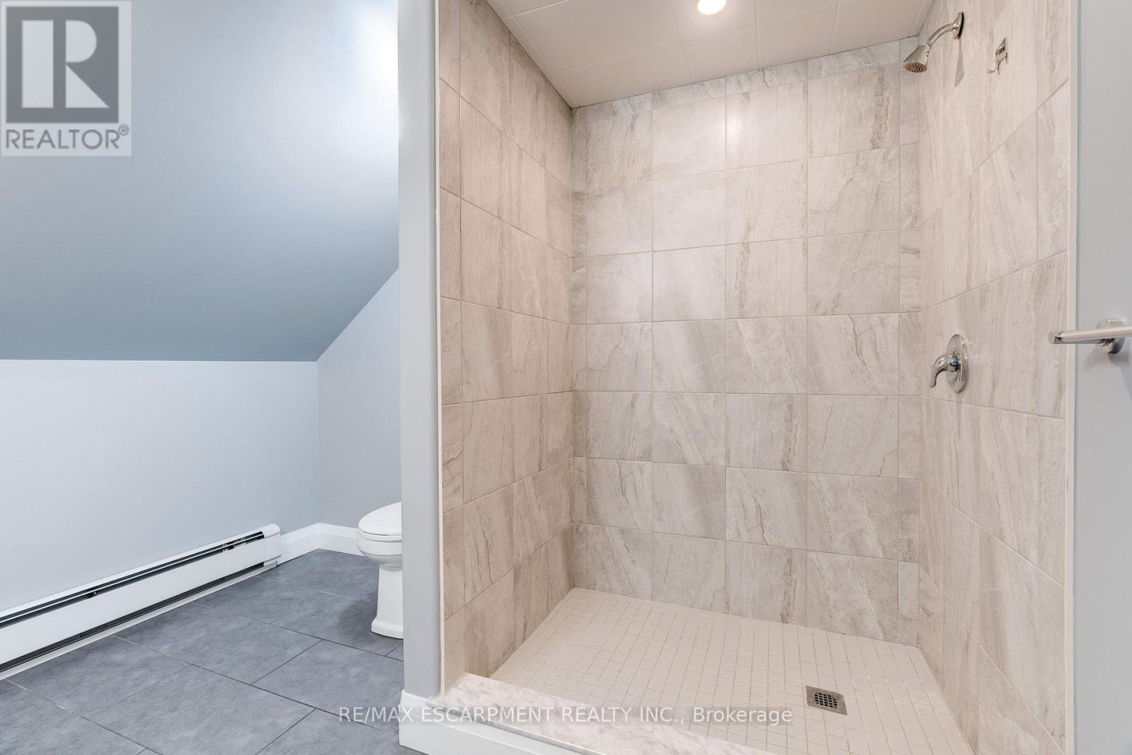 Upper - 152 Sanford Avenue S, Hamilton, Ontario  L8M 2G9 - Photo 24 - X12553158