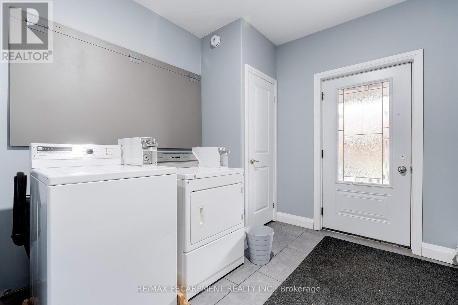 Upper - 152 Sanford Avenue S, Hamilton, Ontario  L8M 2G9 - Photo 26 - X12553158