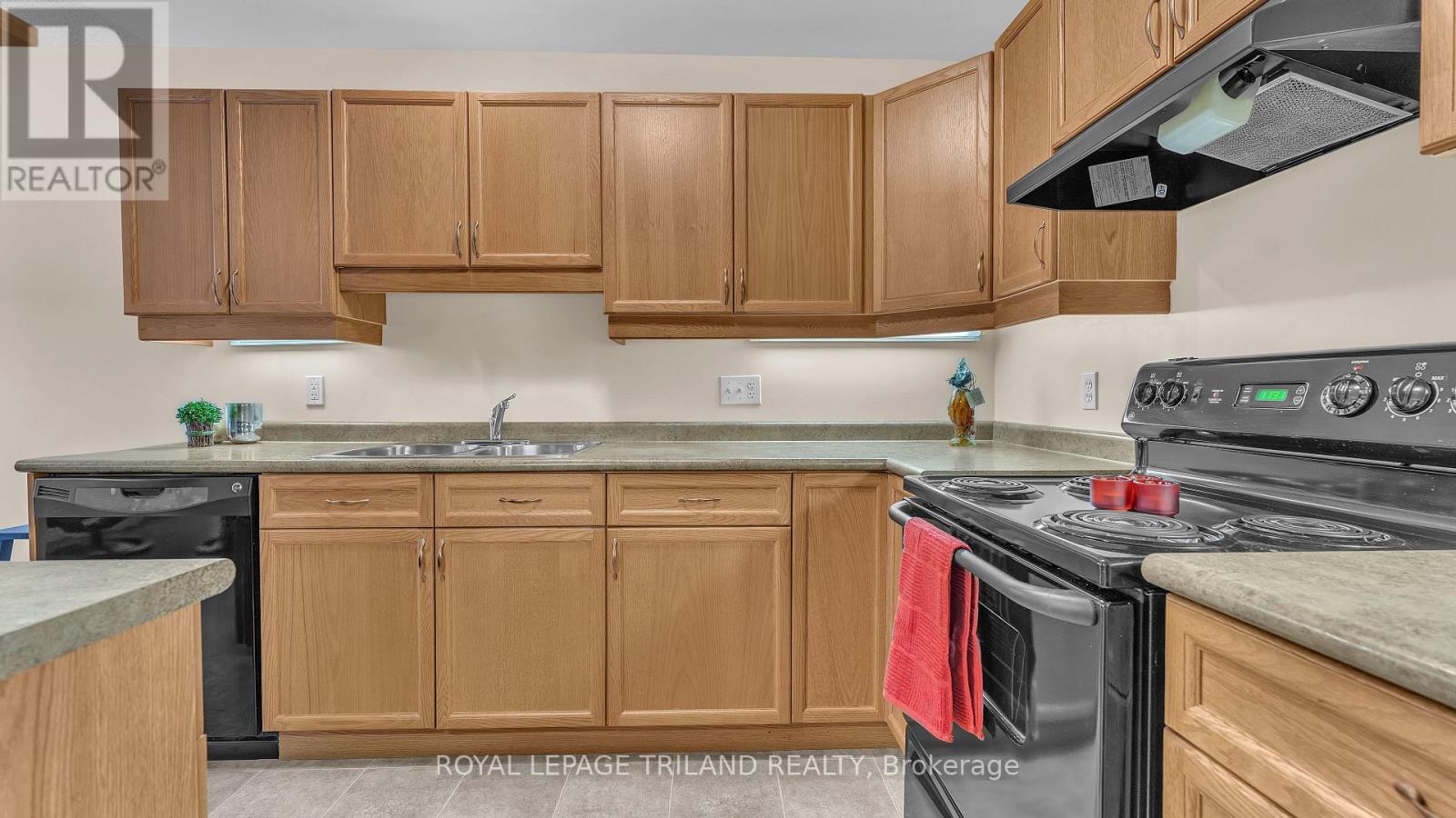 71 - 1921 Father Dalton Avenue, London North, Ontario  N5X 4S1 - Photo 3 - X12553180