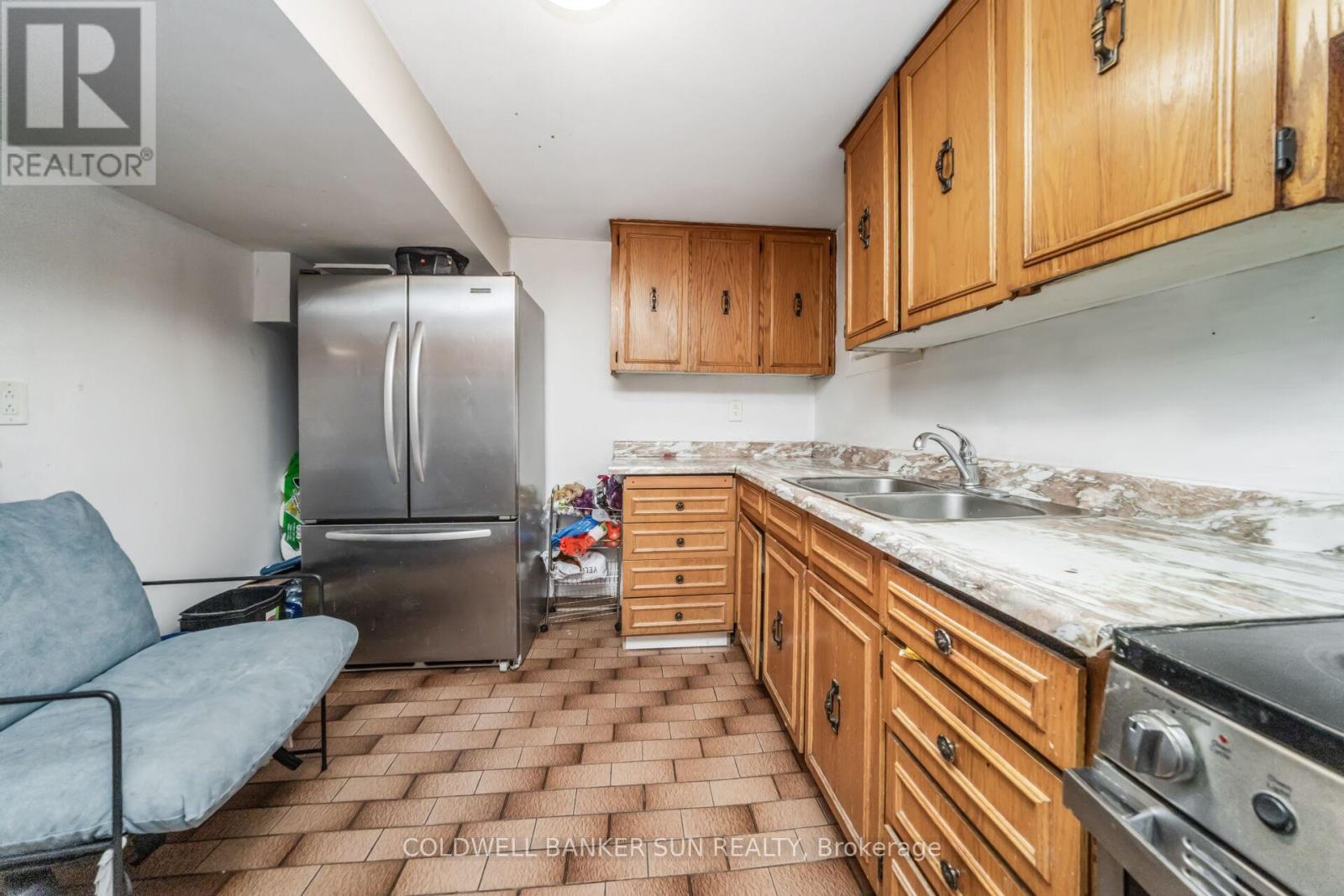 69 Songwood Drive, Toronto, Ontario M9M 1X4 - Photo 33 - W12549932