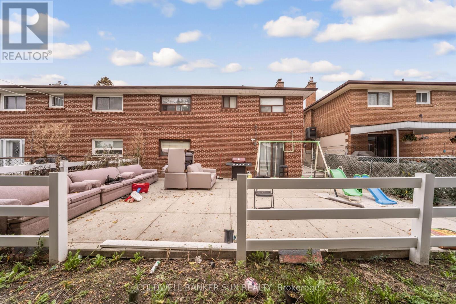 69 Songwood Drive, Toronto, Ontario M9M 1X4 - Photo 43 - W12549932