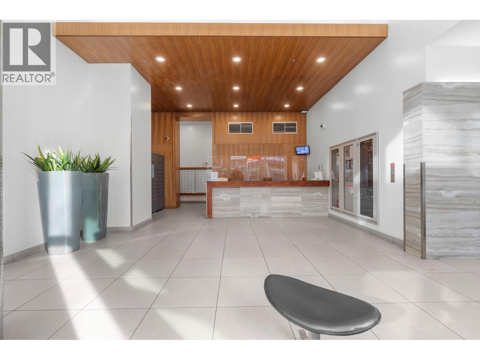 2210 233 Robson Street, Vancouver, British Columbia  V6B 0E8 - Photo 3 - R3068058