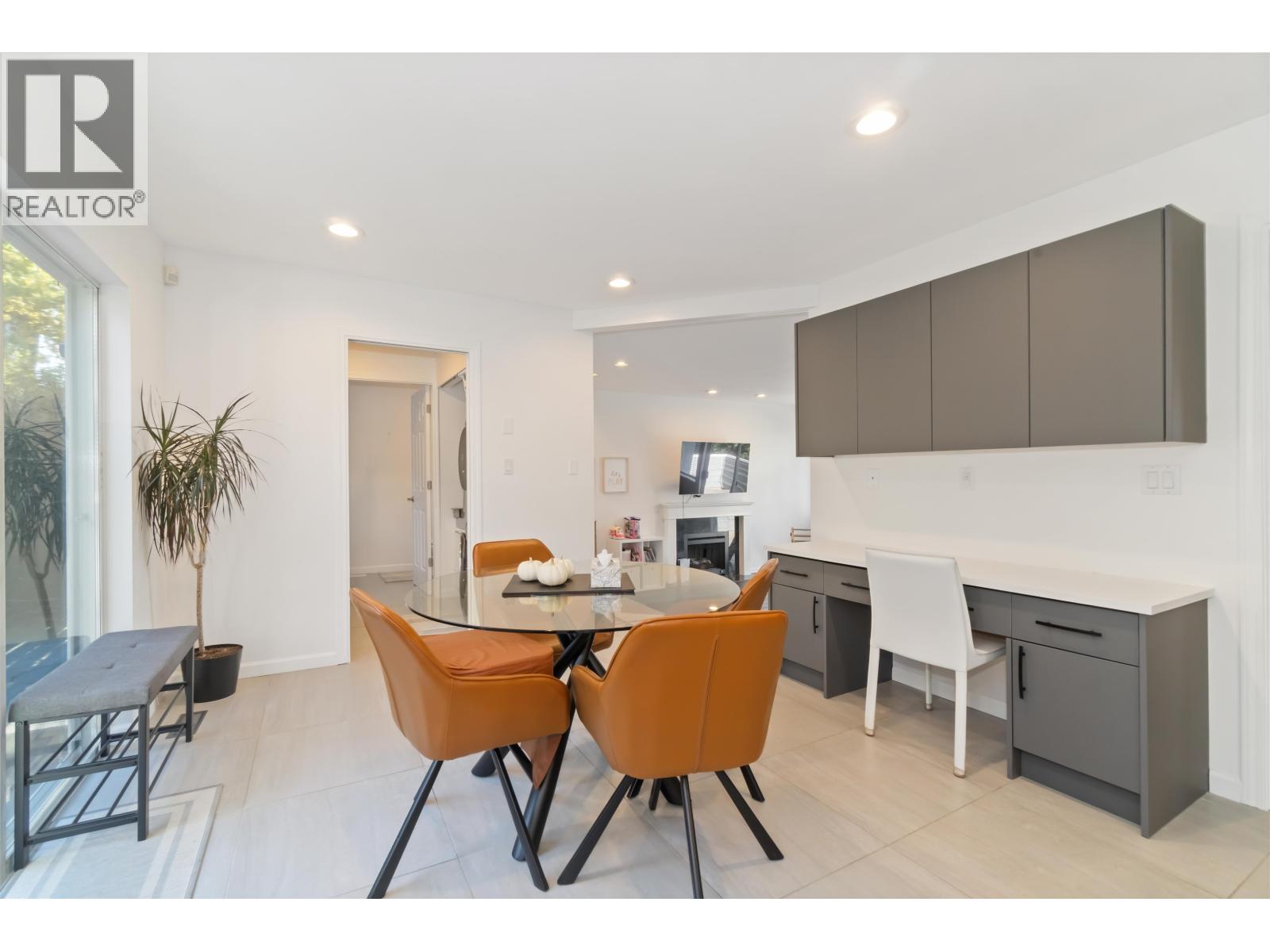 456 Montroyal Boulevard, North Vancouver, British Columbia  V7N 3E1 - Photo 10 - R3068048