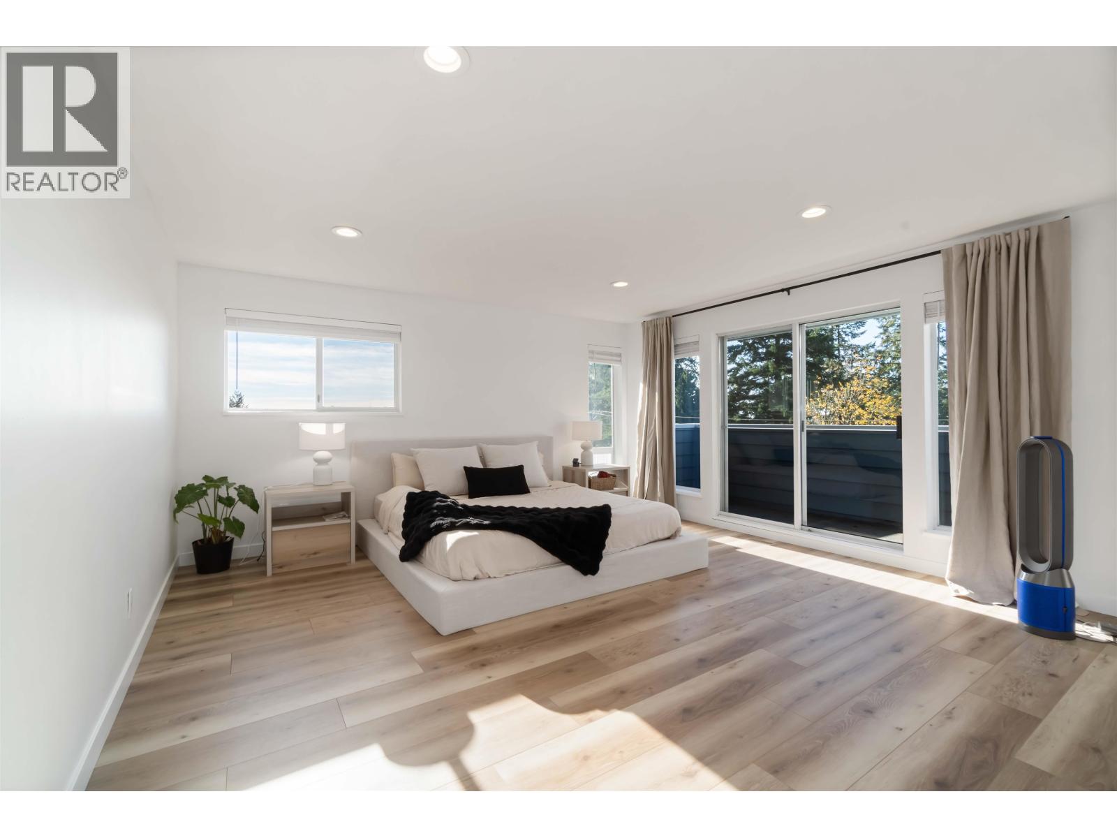 456 Montroyal Boulevard, North Vancouver, British Columbia  V7N 3E1 - Photo 15 - R3068048