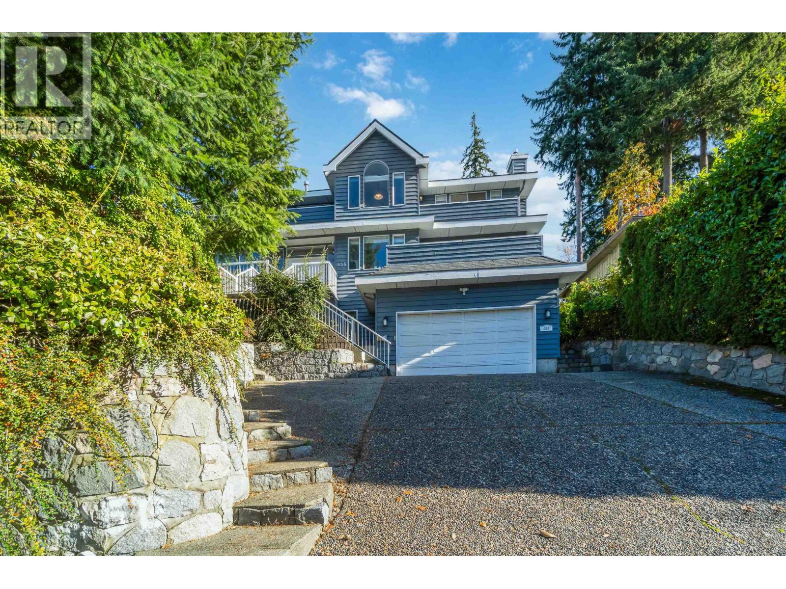 456 Montroyal Boulevard, North Vancouver, British Columbia  V7N 3E1 - Photo 2 - R3068048