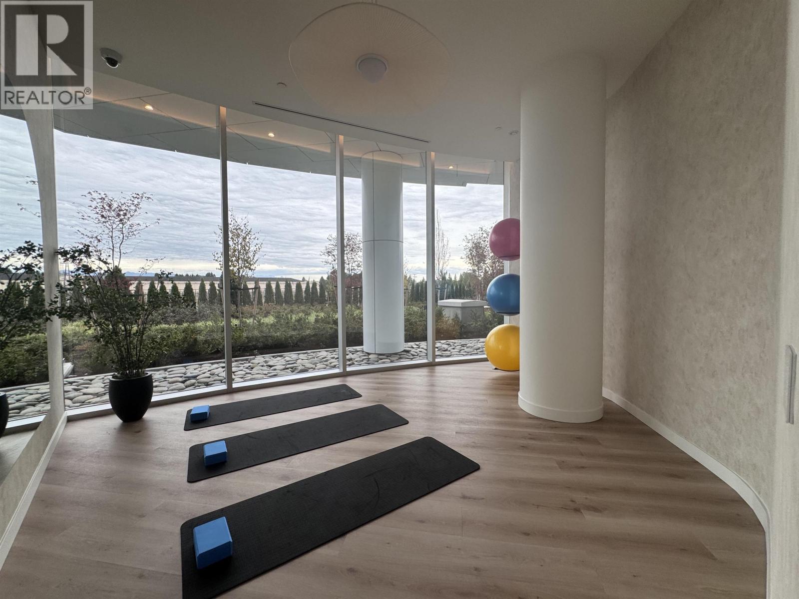 1605 7728 Park Crescent, Burnaby, British Columbia  V3N 0J4 - Photo 17 - R3068042