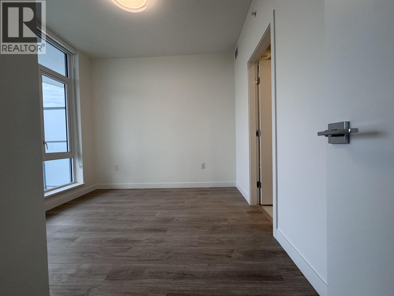 1605 7728 Park Crescent, Burnaby, British Columbia  V3N 0J4 - Photo 5 - R3068042