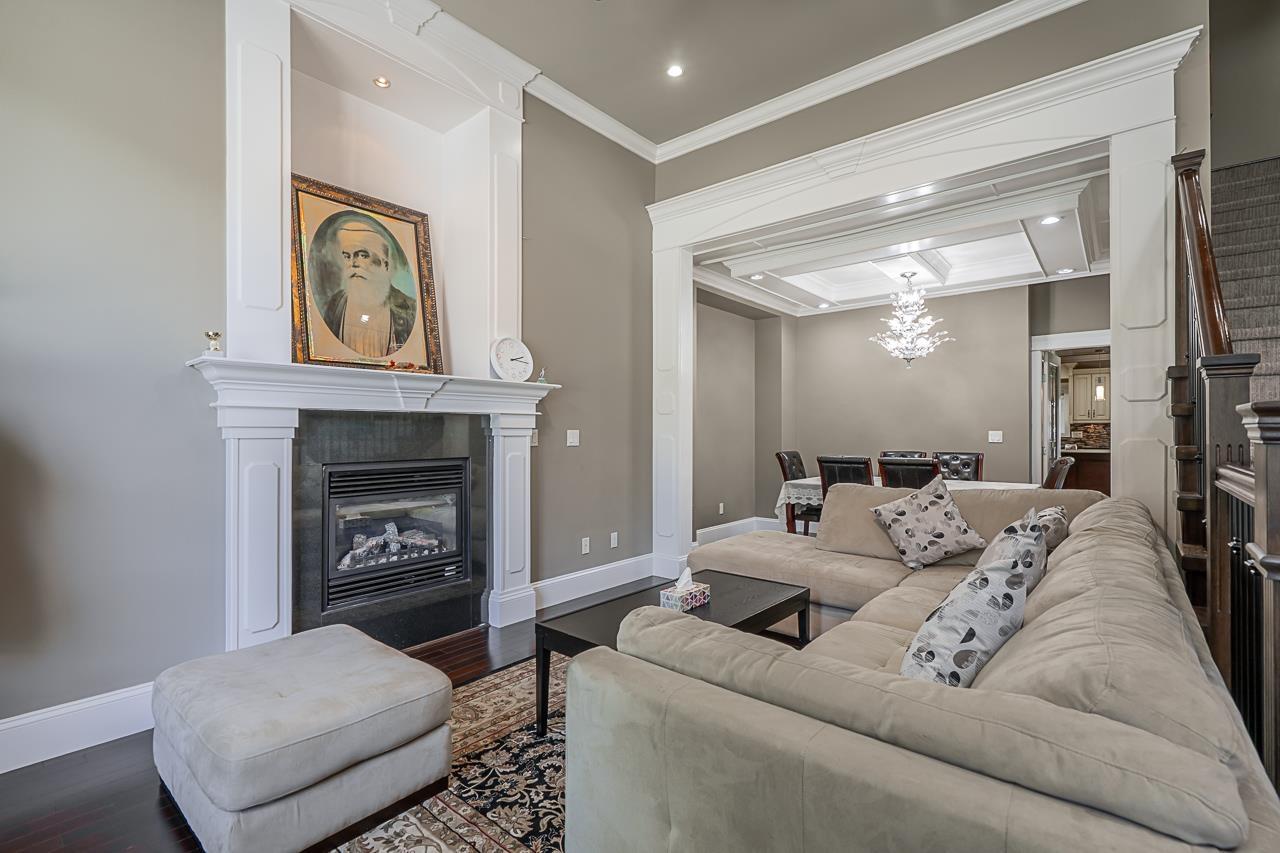 5909 125 Street, Surrey, British Columbia  V3X 1X2 - Photo 3 - R3067980