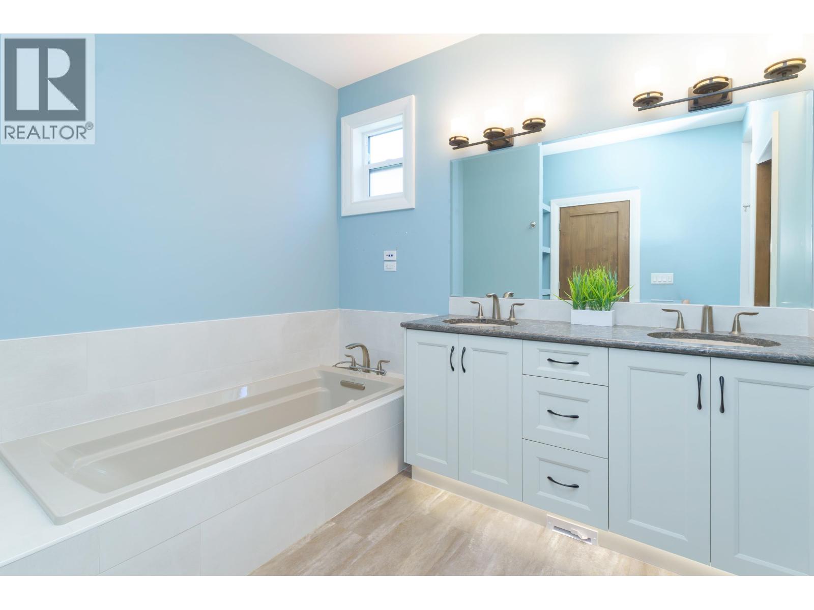 1055 Charland Avenue, Coquitlam, British Columbia  V3K 3K8 - Photo 15 - R3067994