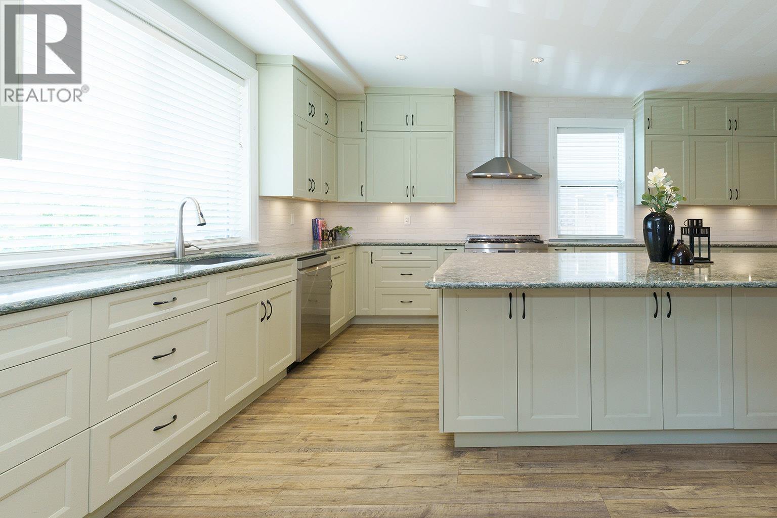 1055 Charland Avenue, Coquitlam, British Columbia  V3K 3K8 - Photo 5 - R3067994