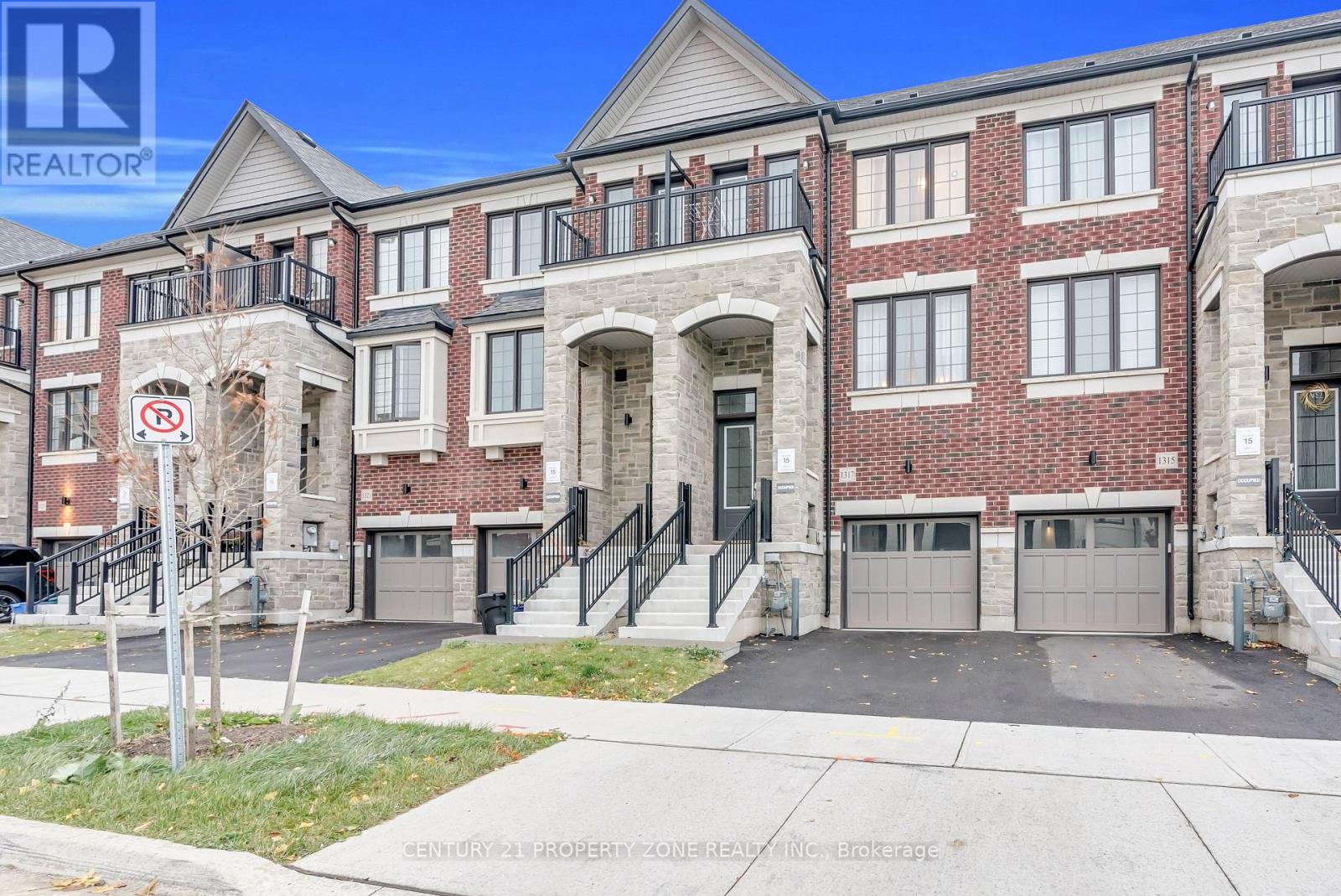 1317 Shevchenko Boulevard, Oakville, Ontario  L6M 5P4 - Photo 2 - W12553056